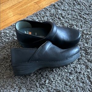 Dansko XP 2.0 Black Leather Slip-On Shoes Size 39Wide